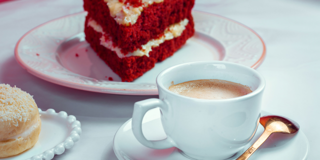 كعك مع قهوة - أشهى المذاقات الصباحية