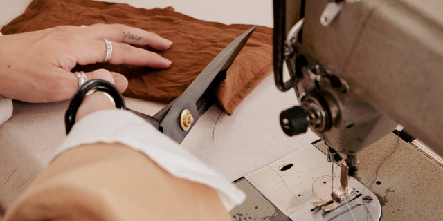 تصميمات ملابس فاخرة | أحدث صيحات الموضة العالمية